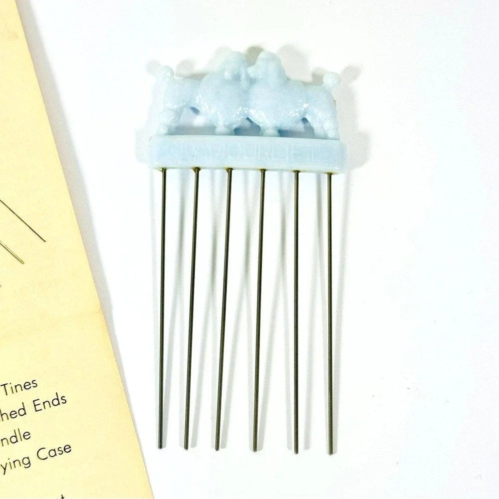 Vintage 50s Baby Powder Blue Poodle Glamour Lift‎ Hair Styling Comb Pick Boudoir